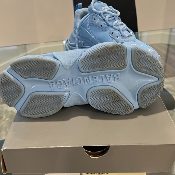 Balenciaga Triple S Sneaker - Picture 9 of 17